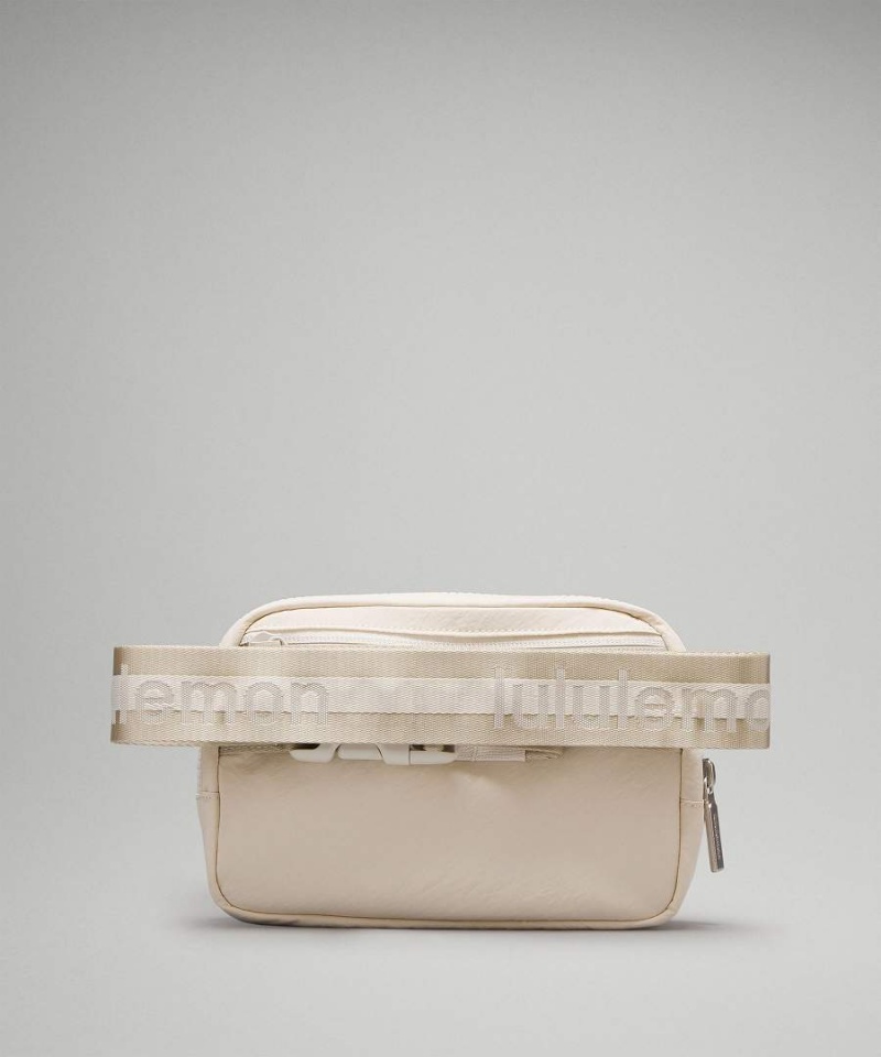 Lululemon Everywhere 1L Wordmark Gürteltasche Damen Weiß Beige Weiß | 0651ESQYM