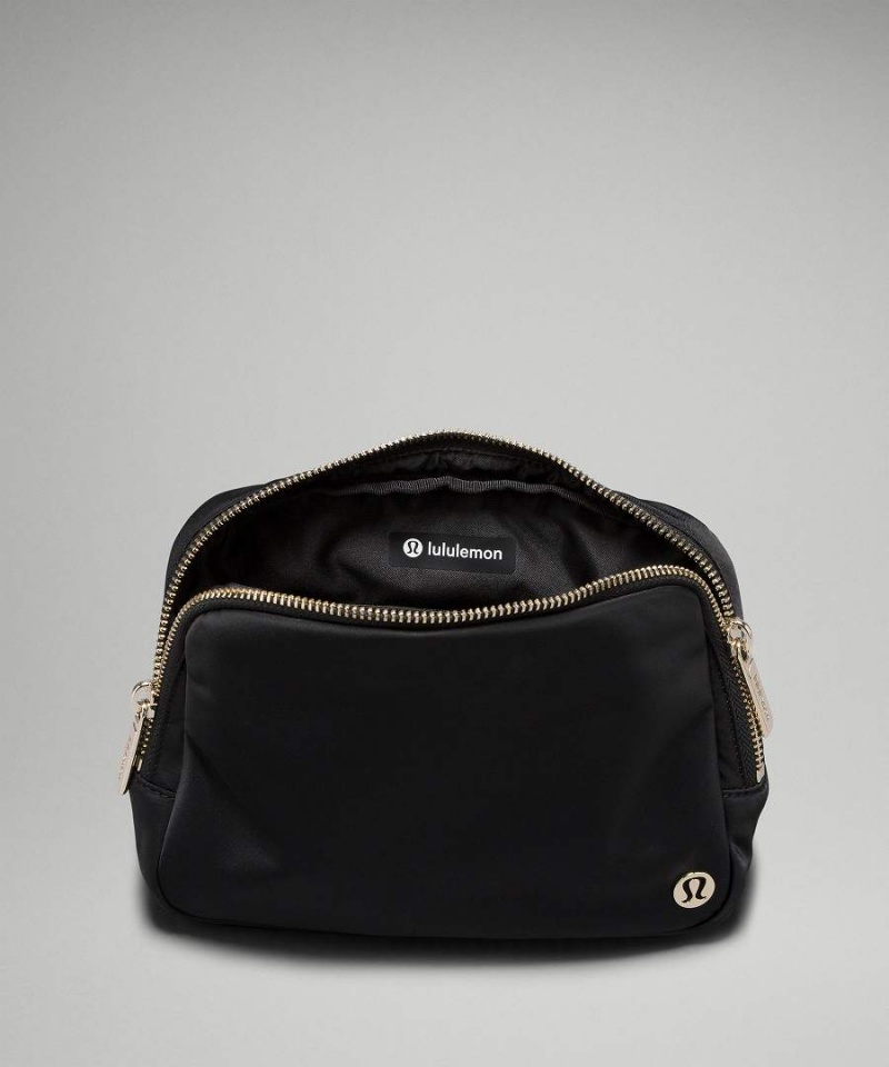 Lululemon Everywhere Large 2L Metal Hardware Gürteltasche Herren Schwarz Gold | 6570ZBTEH