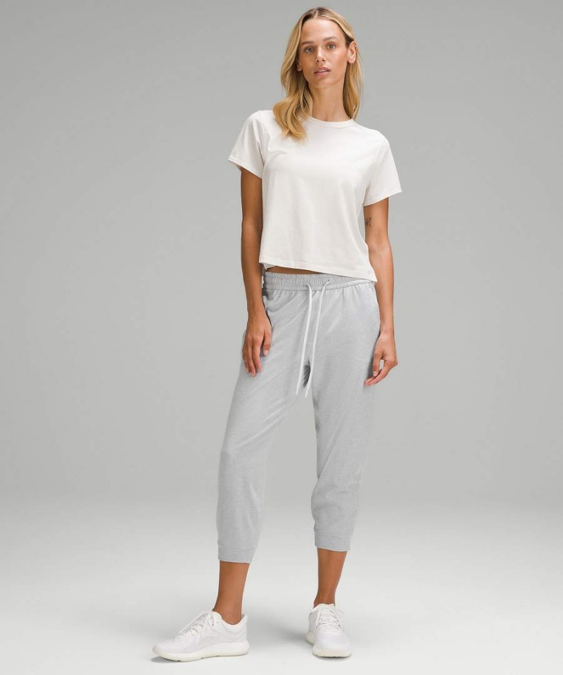 Lululemon Soft Jersey Klassische-Fit Mid-Rise Cropped Jogginghose Damen Hellgrau | 7065NBHEM