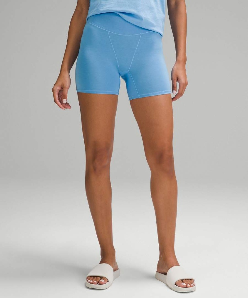 Lululemon UnderEase Super-High-Rise Shortie 5\